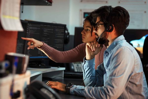 programmers-work-late-at-night-2026-01-08-07-47-03-utc technical support